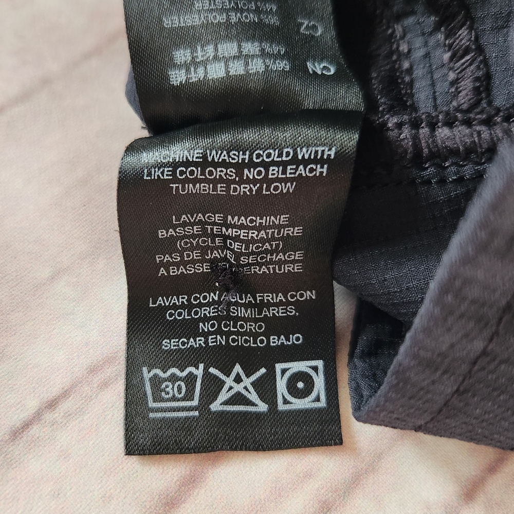 Kuhl "Horizn" Shorts Raven Black Convertible Bermuda Cargo Hiking Women's Size 2 - Picture 12 of 13